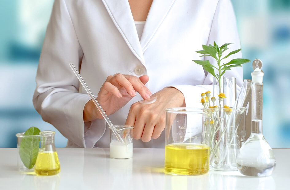 Съставки на слънцезащитните продукти: Защо е важно да ги познавате?